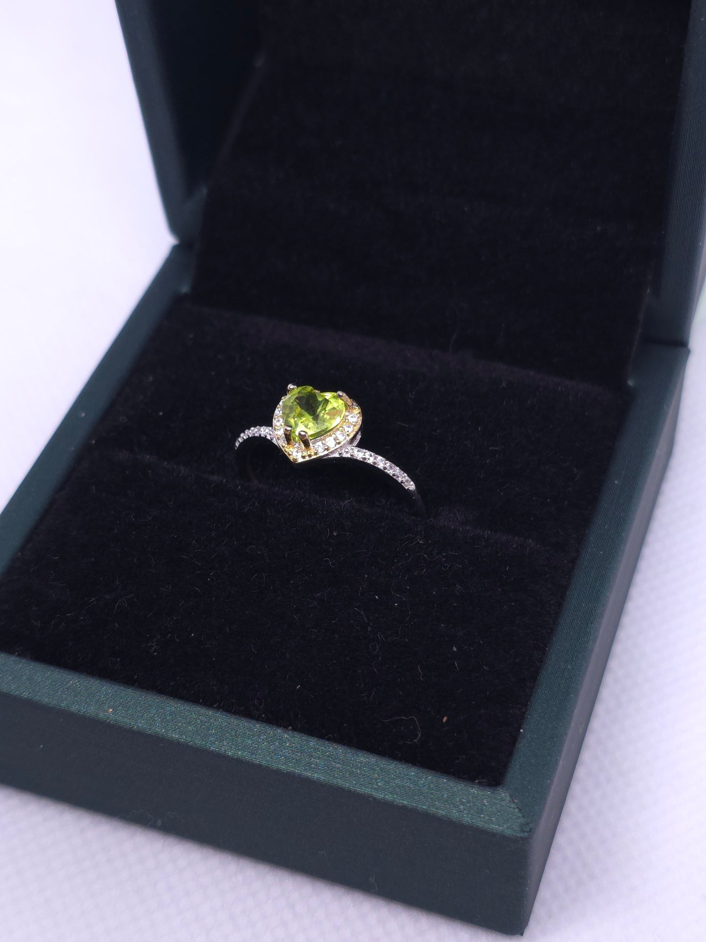 S925 - Peridot Heart Ring