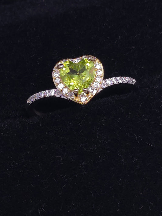 S925 - Peridot Heart Ring