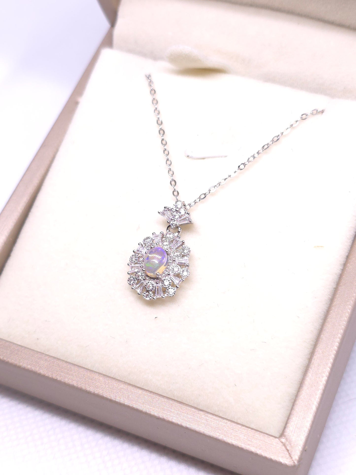 S925 - Opal Halo Necklace