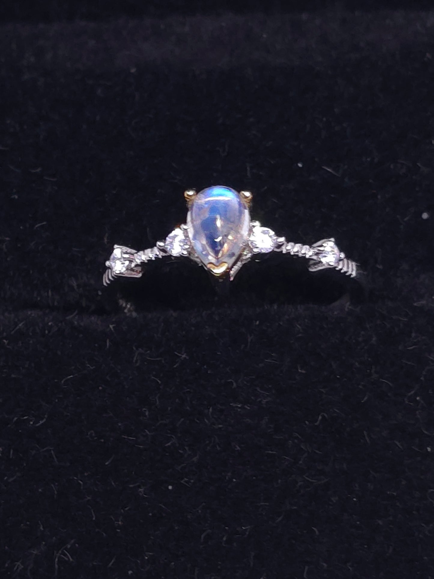S925 - Moonstone Teardrop Ring