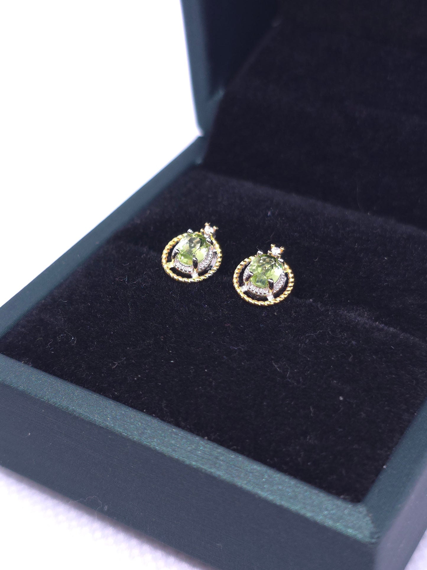 S925 - Peridot Round Stud Earrings